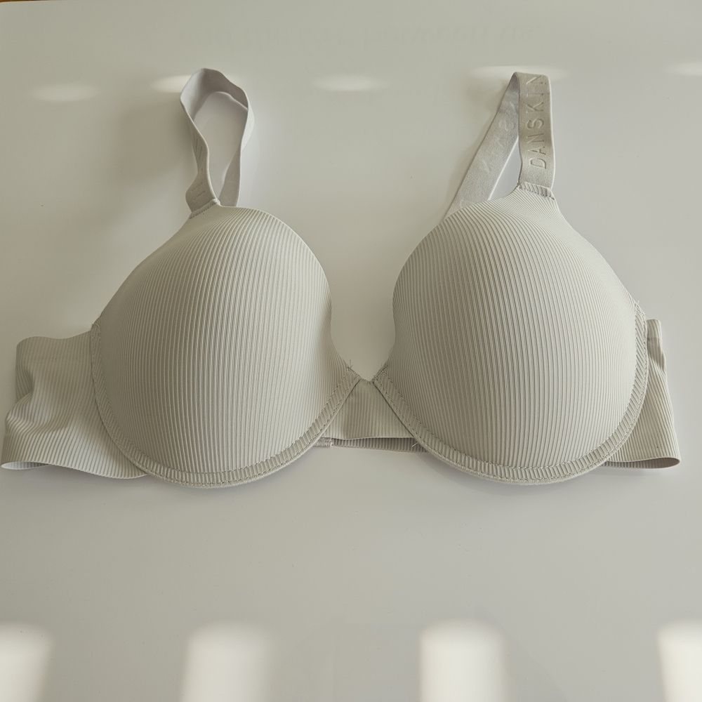 Danskin 38C T-Shirt Bra Sleek and Smooth Ribbed Padded Bra 38C NWOT